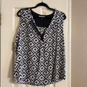 Black and White Geometric Women's Top